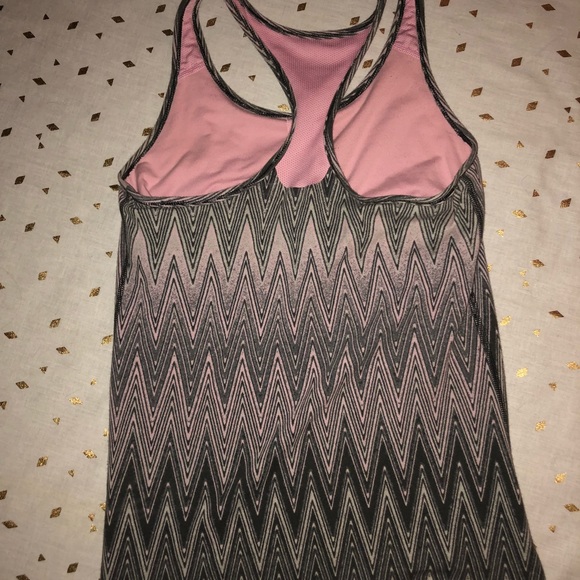 Nike Woman’s Tank w/ Built in Sports Bra - Picture 2 of 5